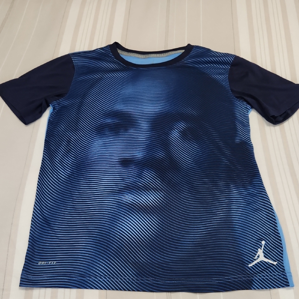 Jordan Boy's Navy and Light Blue Graphic Tee